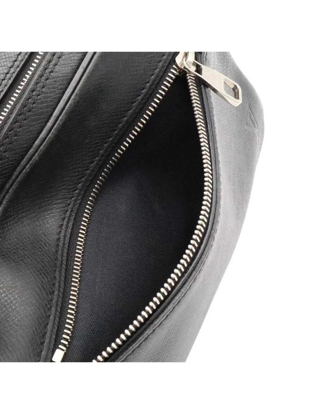Louis Vuitton Taiga Neo Pavel Clutch Leather Ardoise Black Silver
